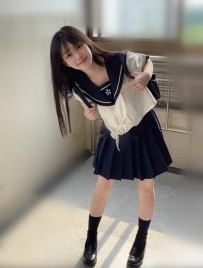 台中20歲幼齒學生妹156／C奶。制服加身、穴穴超濕超粉嫩、易高潮——今晚等你慢慢疼