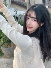 小晴19歲158B+｜台中清純陽光大學生，白嫩鄰家感很強，互動甜不尷尬