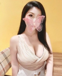 【深度重口】蝴蝶遮臉爆乳熟婦 ♡「蜜兒」：深V爆乳壓迫感＋100%絕對臣服
