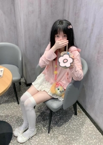 新北【糖糖 18歲/B杯】極品粉嫩軟妹/白絲長腿/激發保護欲