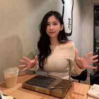 「芸芸｜165/E/30歲 台日混血E奶 高配合讓你隨便擺弄」