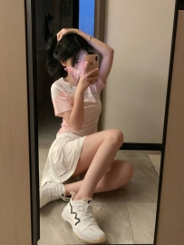 激萌運動系少女 氧氣甜心「糖糖」：超吸睛逆天長腿＋甜美酒窩殺，陪你度過最動感的