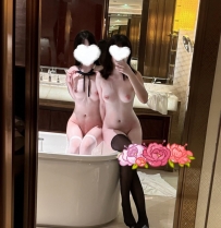 「閨蜜雙飛｜粉嫩雙鮑 舔蛋口爆制服調教一次滿足」